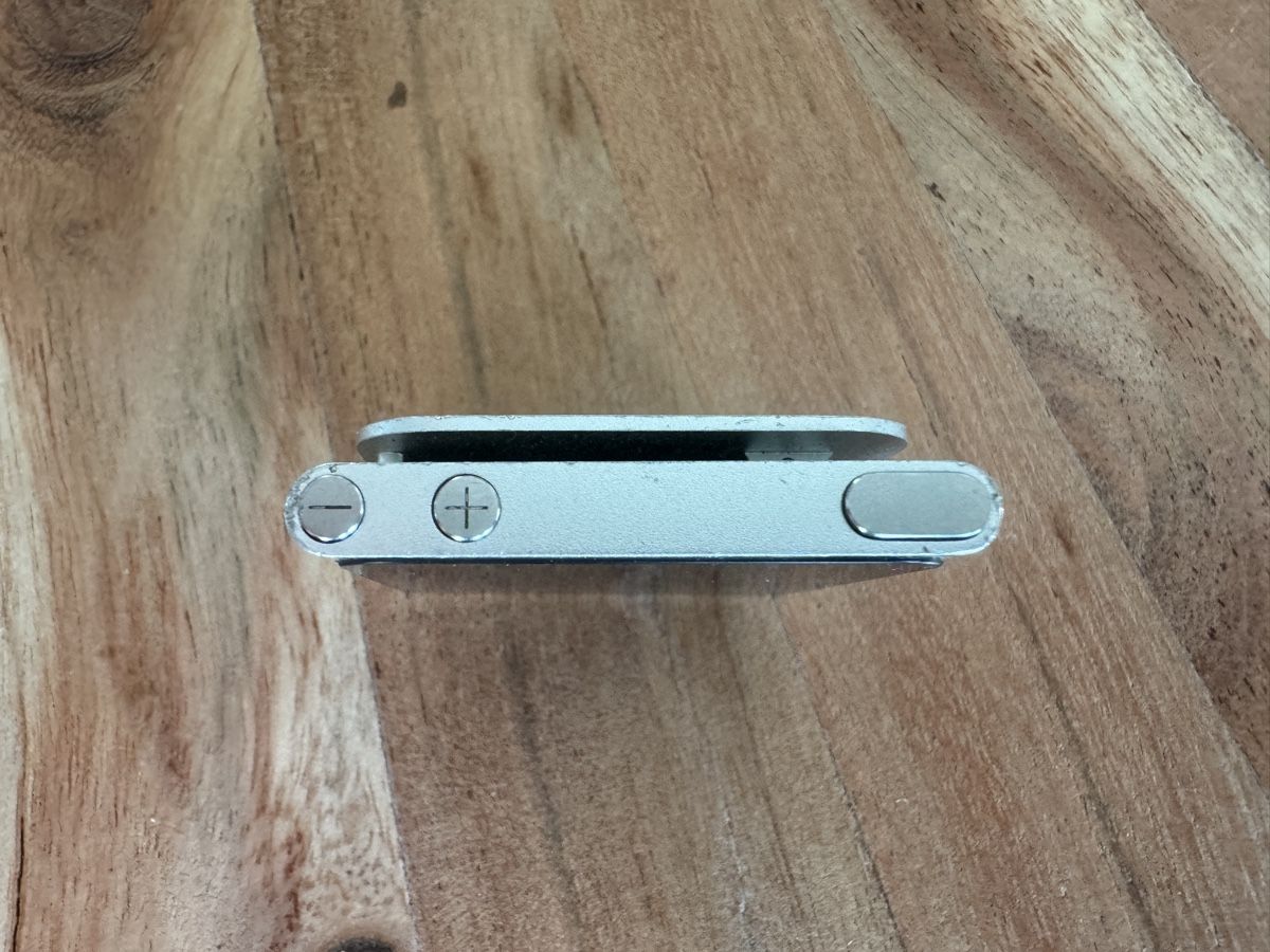 Apple Lettore multimediale portatile: iPod nano 6 Silber 8GB mit Ladekabel  – Usato da St. Gallen venduto da hae_6rmh 3