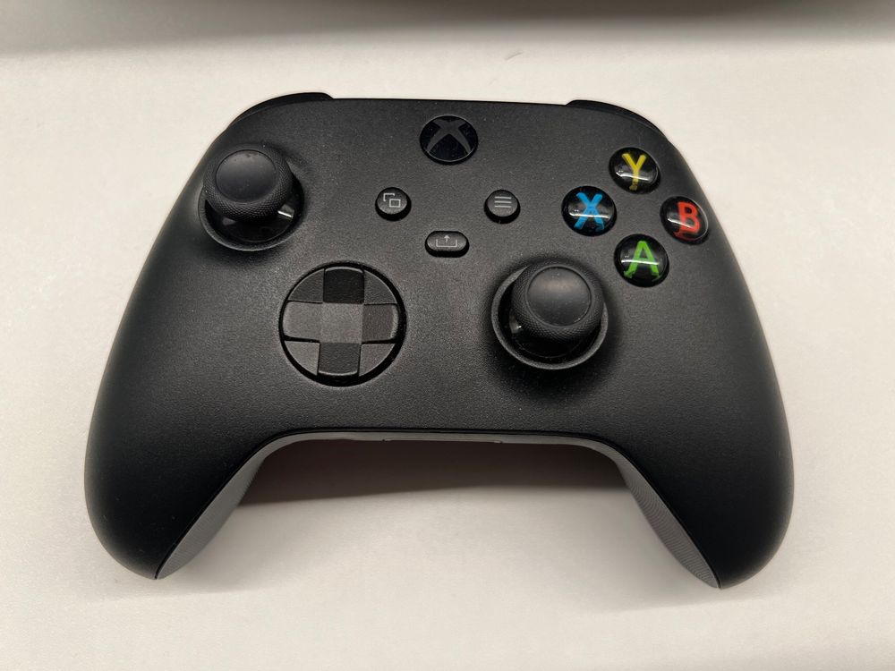 Xbox Series X fast nie gebraucht mit Games und Headset Kaufen auf Ricardo