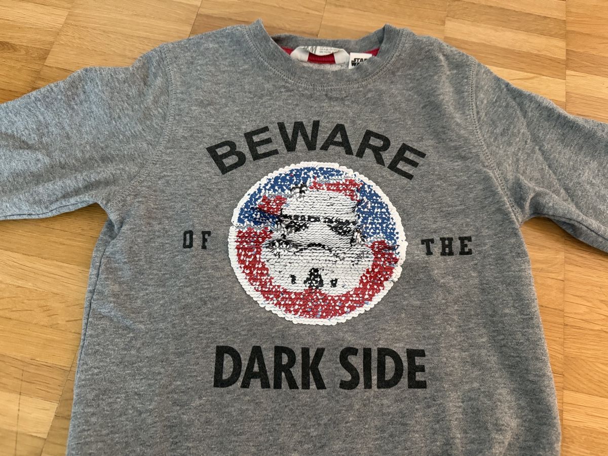 H&M Maglioni & Felpe: H&M Star Wars Pullover, Gr. 110/116, Grau, Wendepailletten – Usato da Jona venduto da Good_luck_ 2