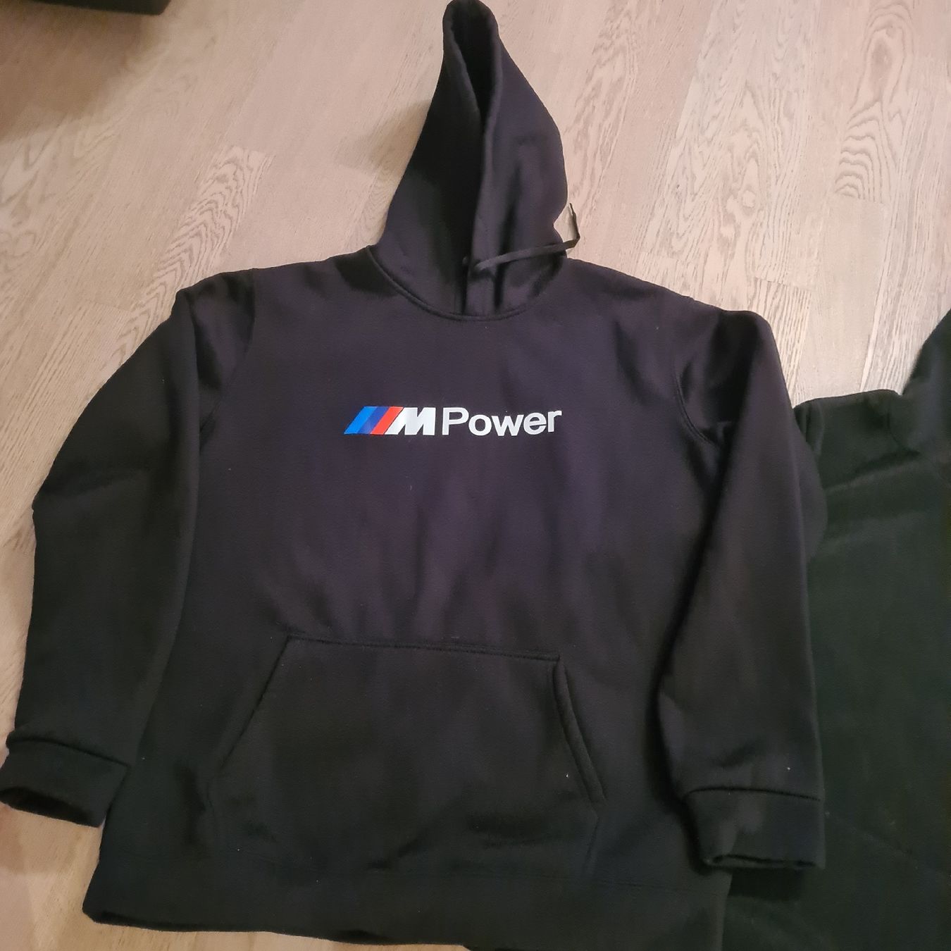 Pulls & Sweat-shirts: 2 Kapuzenpulli Gr. M schwarz – D'occasion à Steinen par turbogeiss99 2