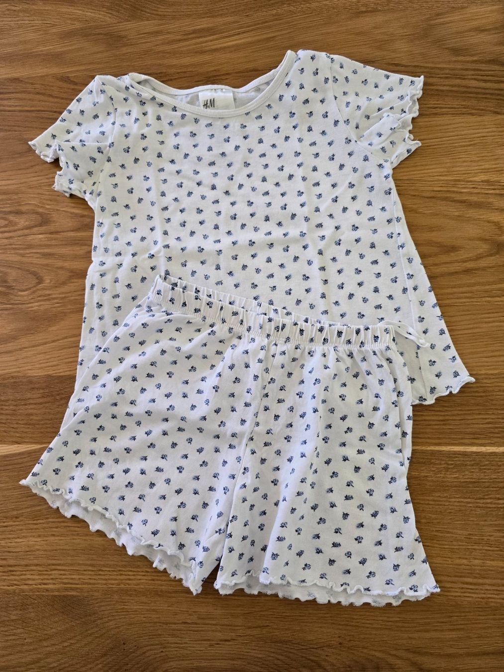 H&M Pigiama & Simili: Pyjama Gr. 98/104 – Usato da Zäziwil venduto da Seisler
