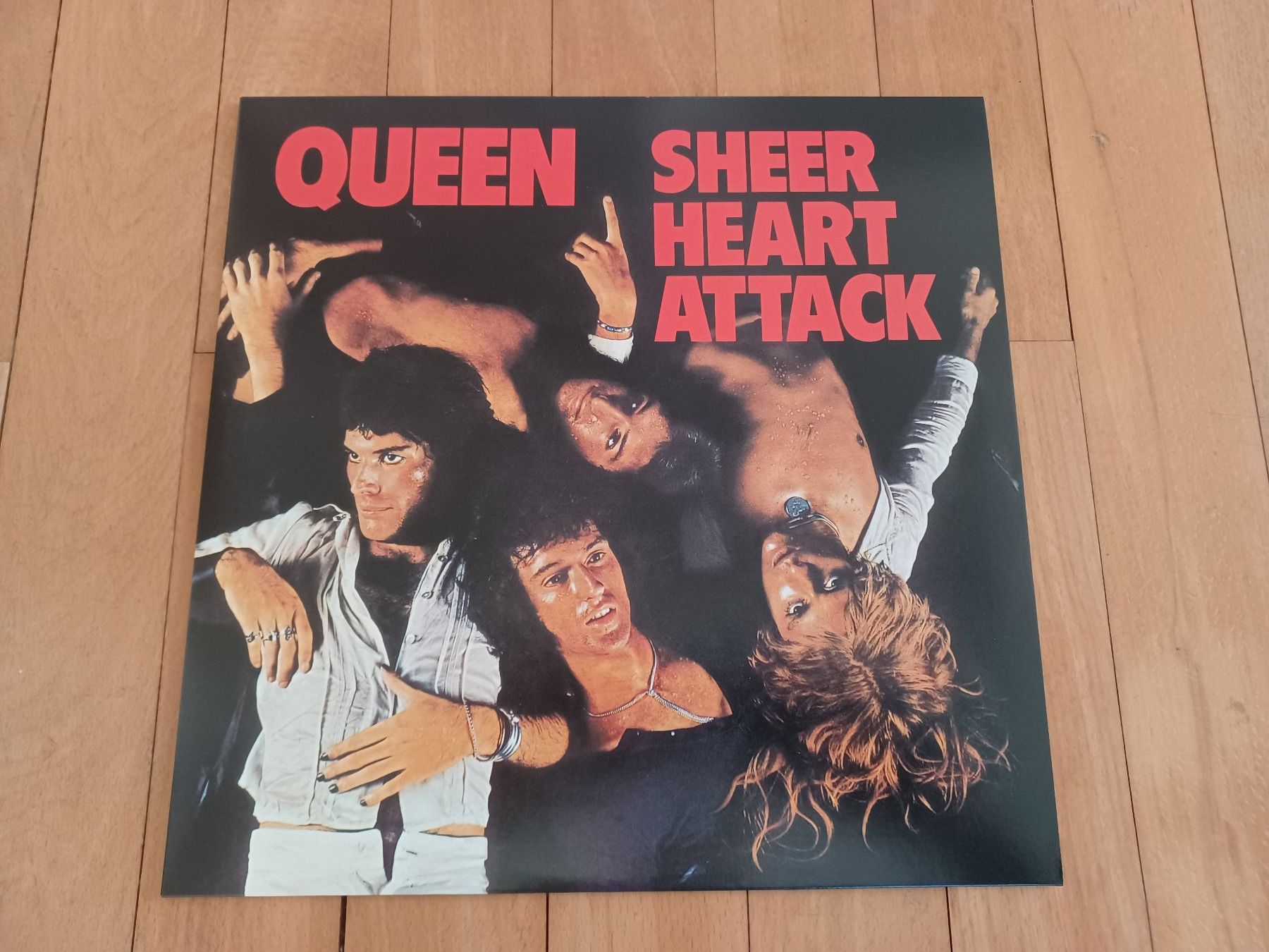 Schallplatten: Queen Sheer Heart Attack LP 180Gr. Red Vinyl Mint – Neu (gemäss Beschreibung) aus Herzogenbuchsee von
