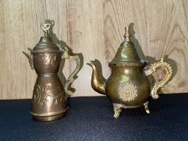 2 hübsche orientalische Kännchen