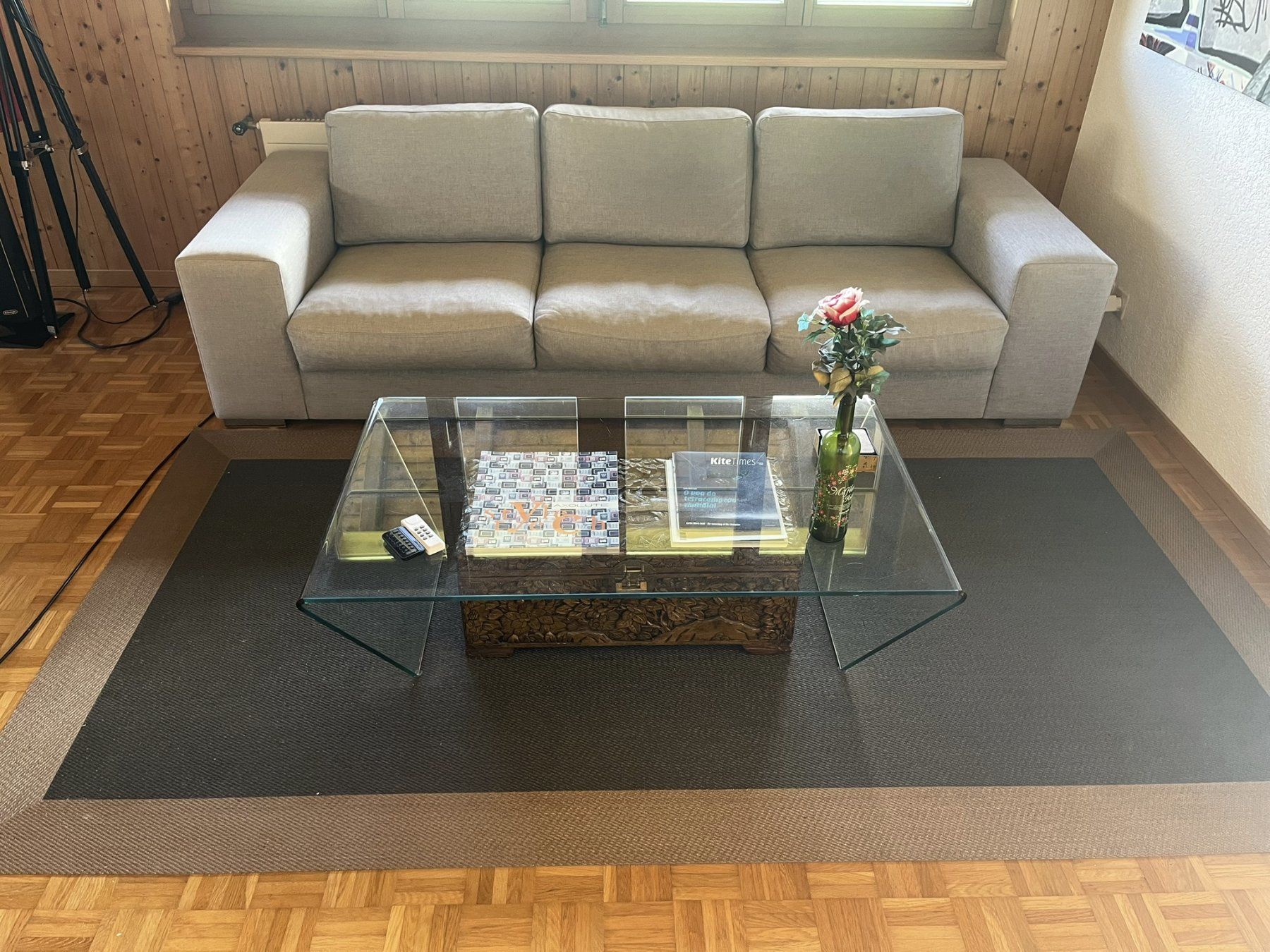 Sofas: Sofa/Glas-Tisch/Truhe/Teppich – Gebraucht aus Zug von per_wk7d 4