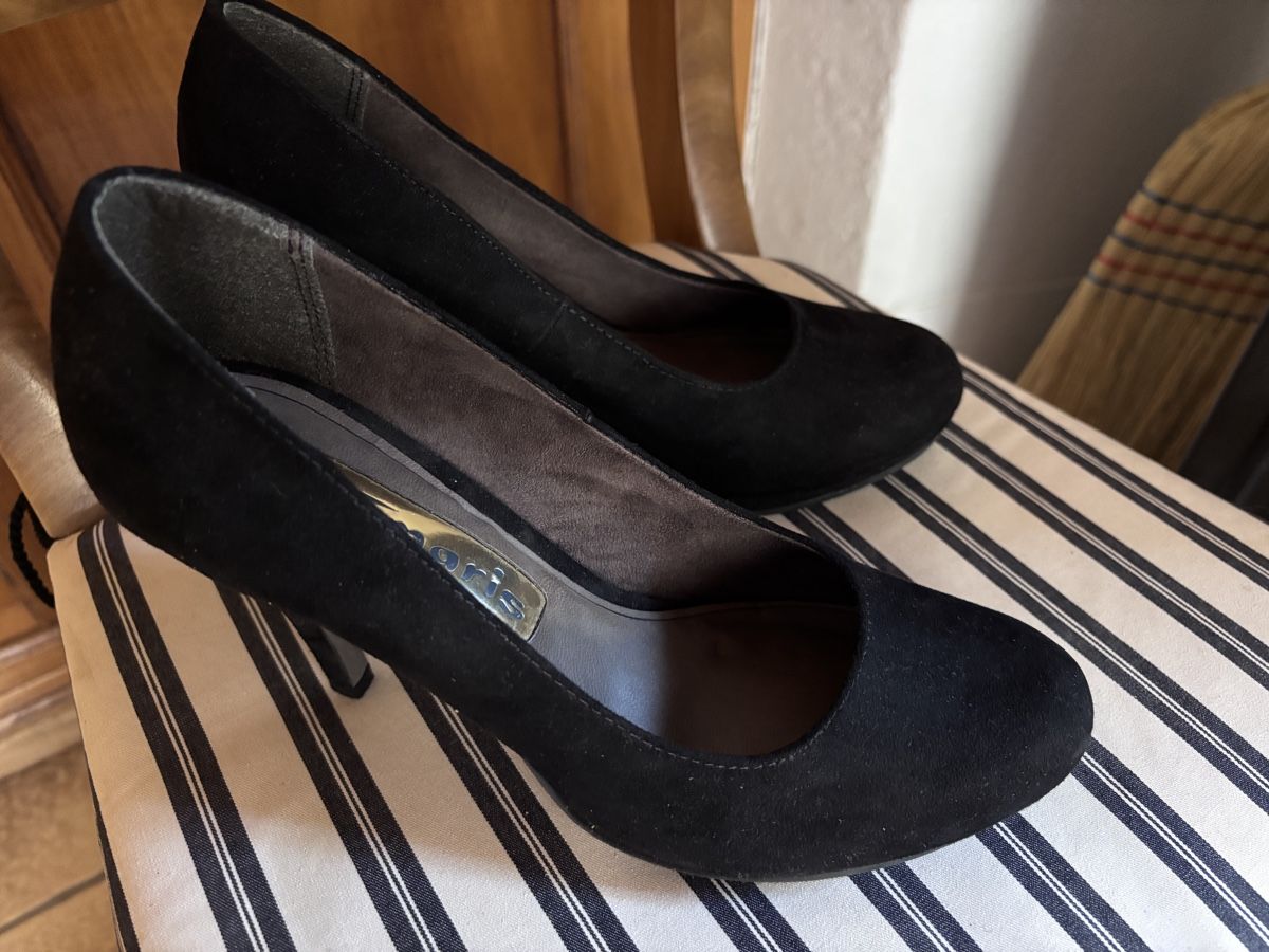 Tamaris Scarpe da donna: Tamaris Pumps Schwarz Gr. 39 – Nuovo (secondo la descrizione) da Andelfingen venduto da Niki214