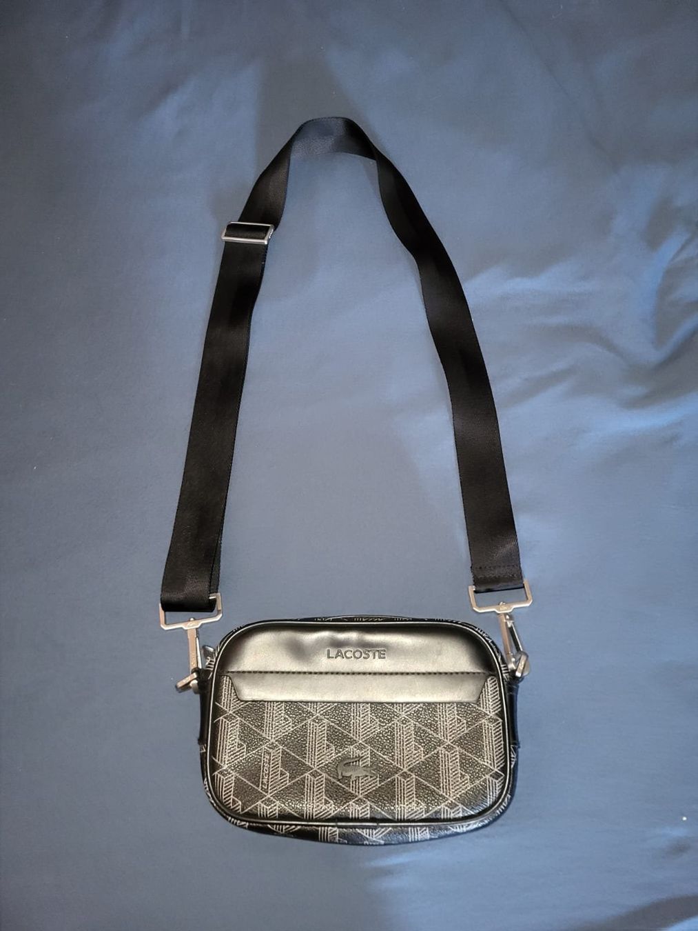 Lacoste Sacs: Lacoste Umhängetasche - Schwarz mit Muster – Neuf (Voir description) à Rifferswil par dom_rp69 1
