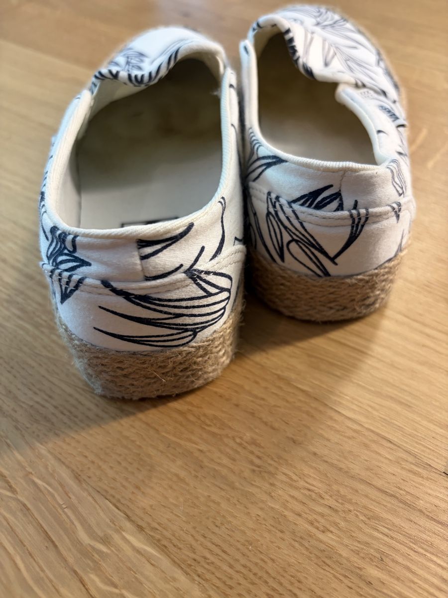 Vans Scarpe da donna: Vans Schuhe mit schönem Muster Gr 37 – Nuovo (secondo la descrizione) da Thayngen venduto da golazo_vines 2