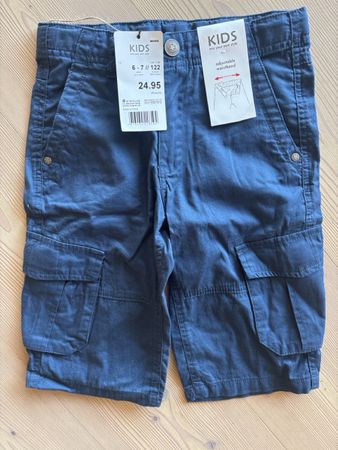KIDS kurze Hose Grösse 6-7 Jahre dunkelblau neu
