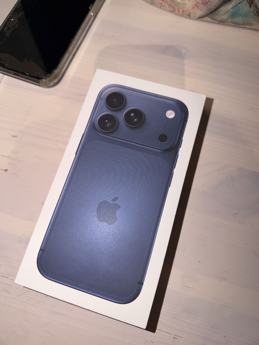 Apple Telefoni cellulari / Smartphones: iphone 17 pro 512 gb blue  – Usato da S. Antonino venduto da g.vendite 1