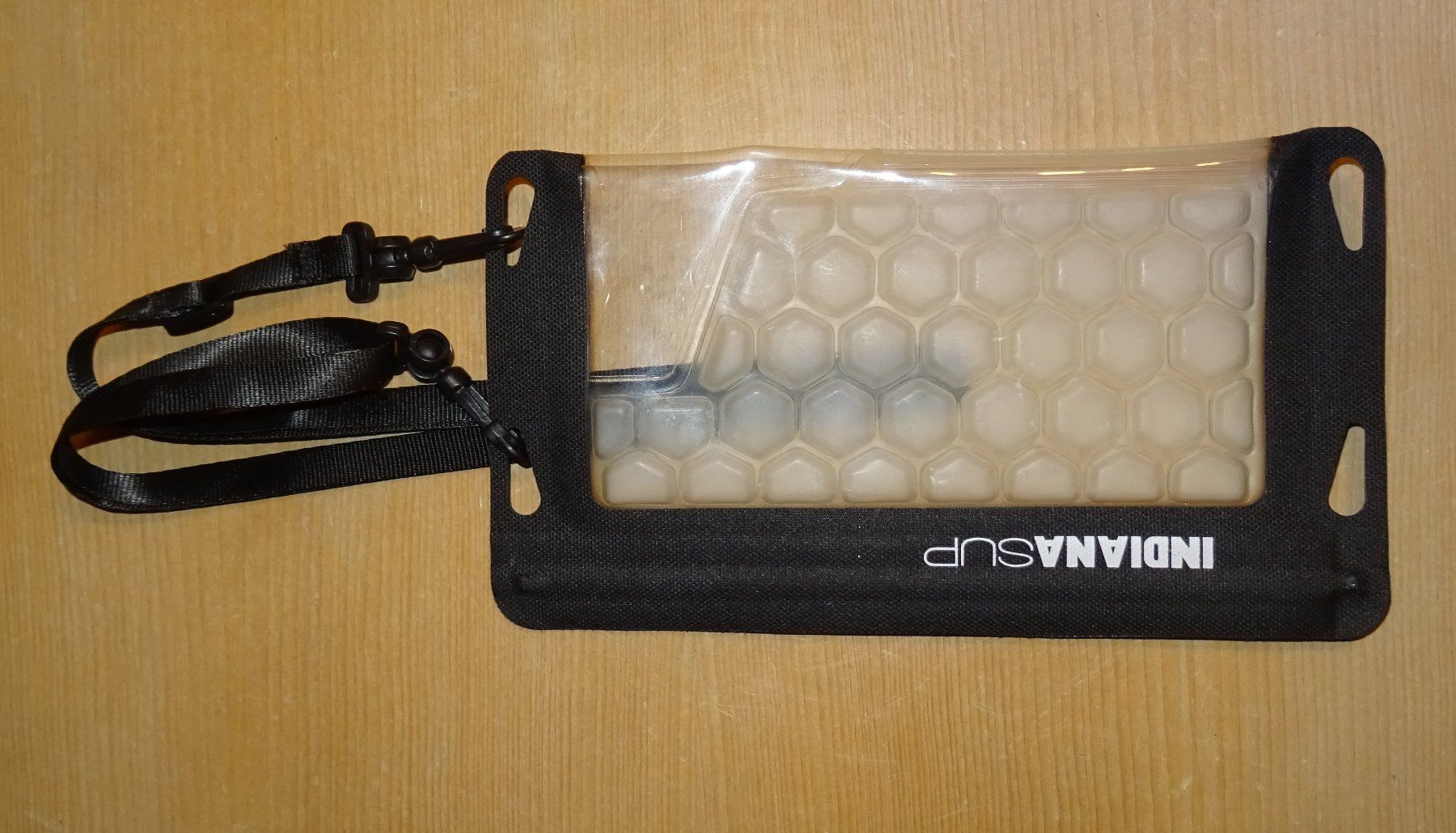 Lampen & Fotografie: Indiana Waterproof Smartphone Case – Neu (gemäss Beschreibung) aus Grächen von ef5_5yr9