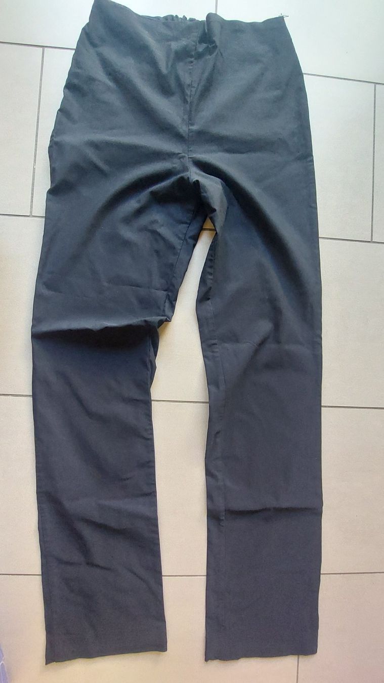 Pantaloni: Schwarze Umstandshose Gr. 40 – Usato da Erlinsbach venduto da pfunky 1