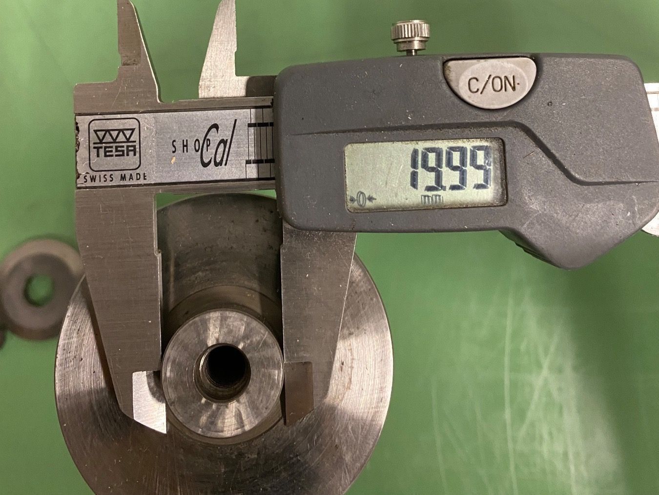 Broschen & Nadeln: Broche pour rectification – Gebraucht aus Aarberg von SNMachines 3