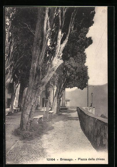 Cartoline postali: AK Brissago, Piazza della chiesa – Usato da Berlin venduto da bartko-reher