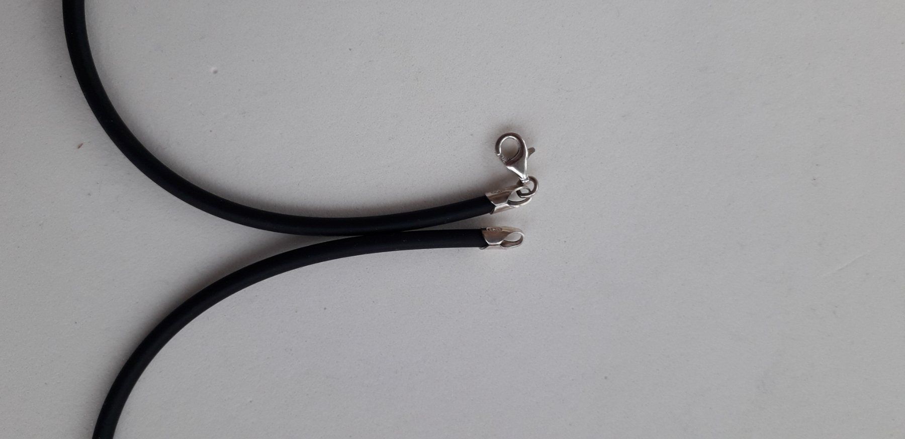 Ketten: Kautschuk Halsband Länge 90mm, Durchmesser 2mm. – Neu und originalverpackt aus Winistorf von acreativ 1