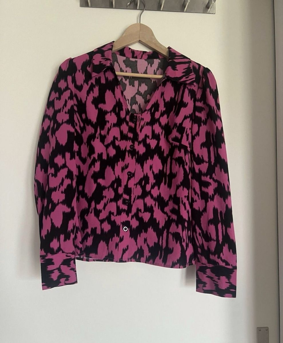 Blusen: BLUSE GRÖSSE M – Gebraucht aus Dübendorf von ali_g7p8
