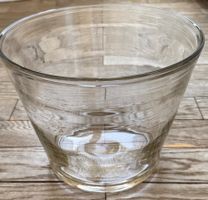 Grosses, konisches Glasgefäss, handgemacht