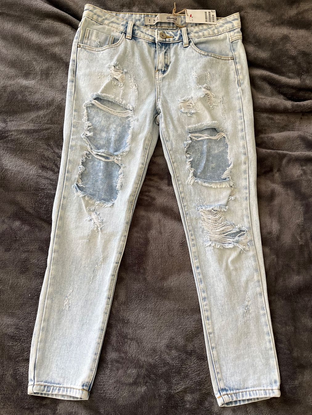 Jeans: New jeans size S – Nuovo (secondo la descrizione) da Chêne-Bougeries venduto da Seetooyoo