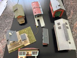 Konvolut Modellhäuser für die Eisenbahn,