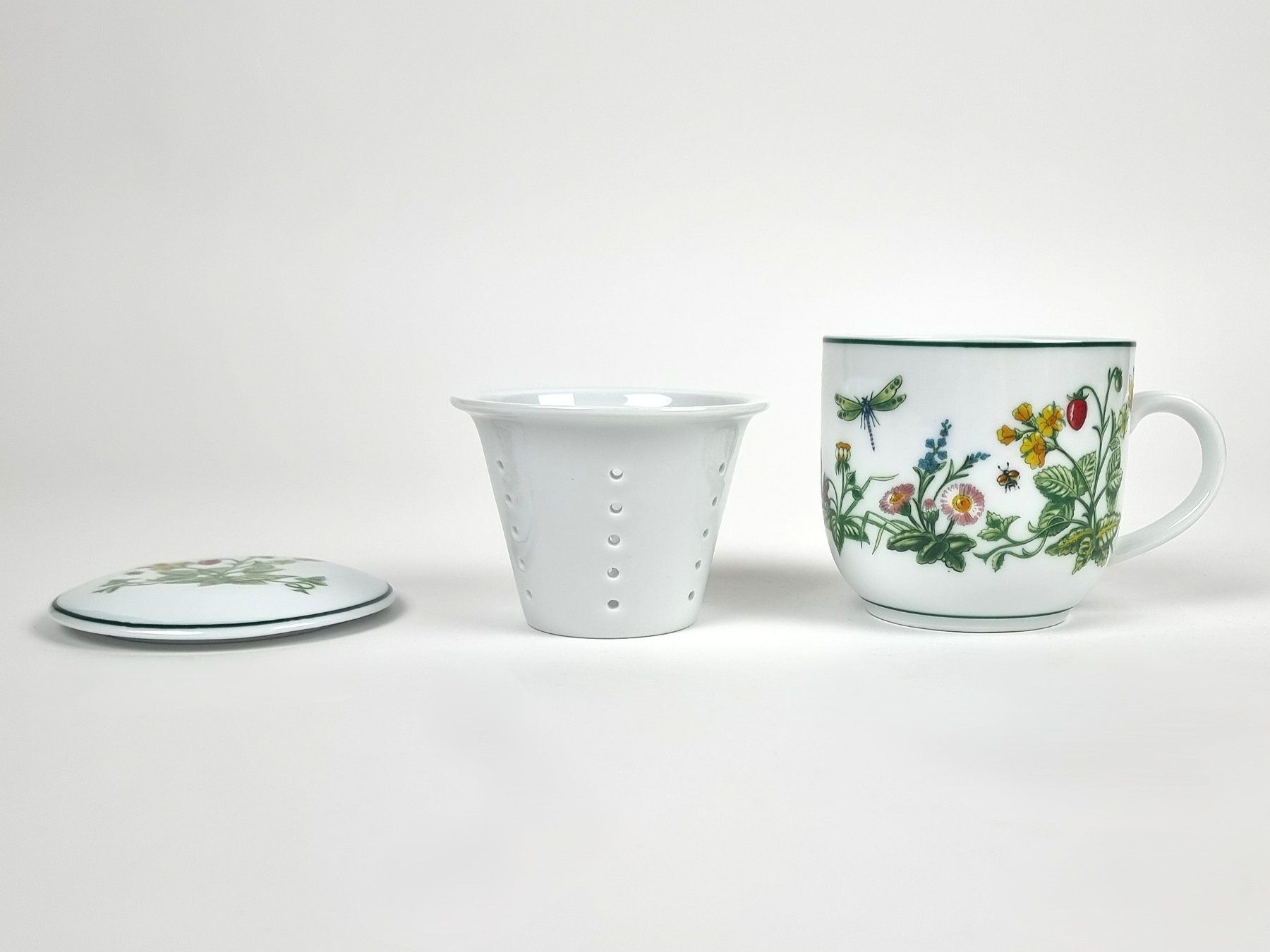 Tasses: Teetasse mit Sieb und Deckel – D'occasion à Urtenen-Schönbühl par Restwert_Schoenbuehl