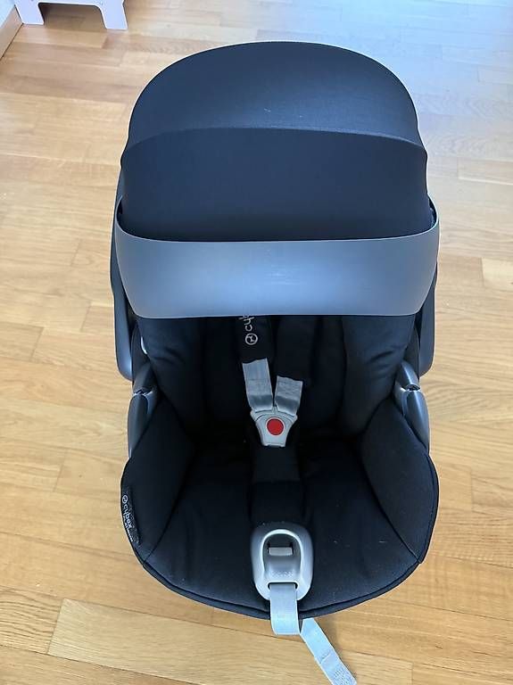 Seggiolini per auto: Cybex Cloud Z  i-Size Plus Maxi Cosi – Usato da Au ZH venduto da Loris130 1