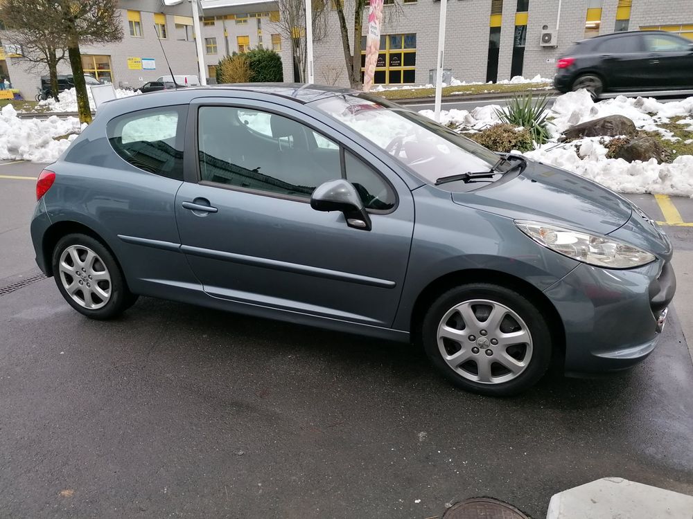 Peugeot 207 1,6 Liter 16V , Benzin, Schalter