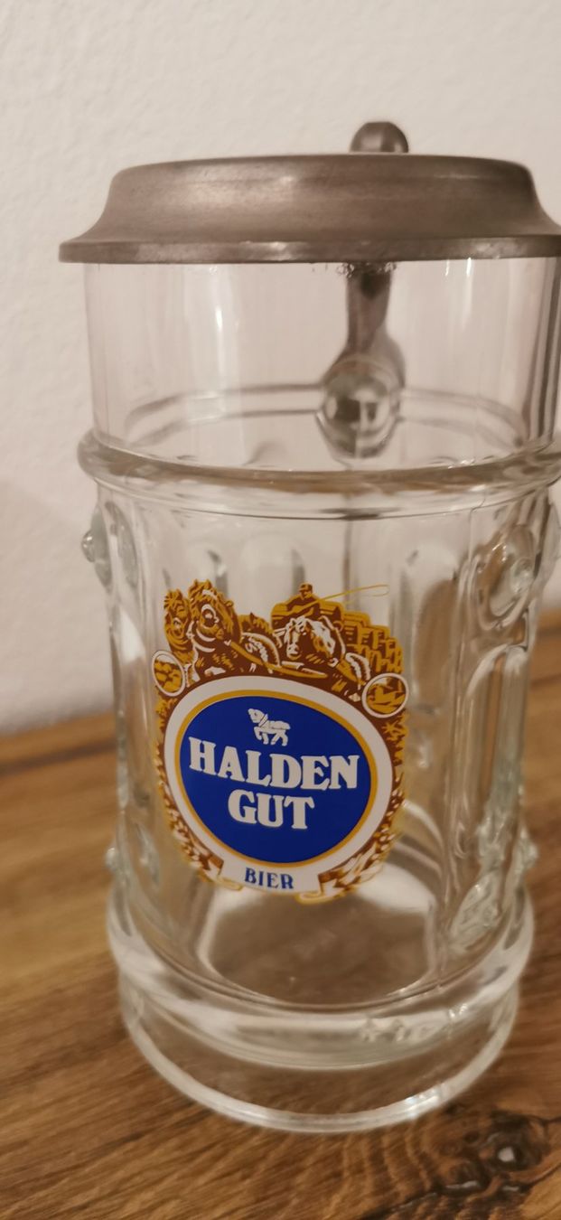 Haldengut Bicchieri: 2 BIERHUMPEN MIT ZINNDECKEL "HALDENGUT" 0.5 LT. – Usato da Aadorf venduto da lisepeter 1