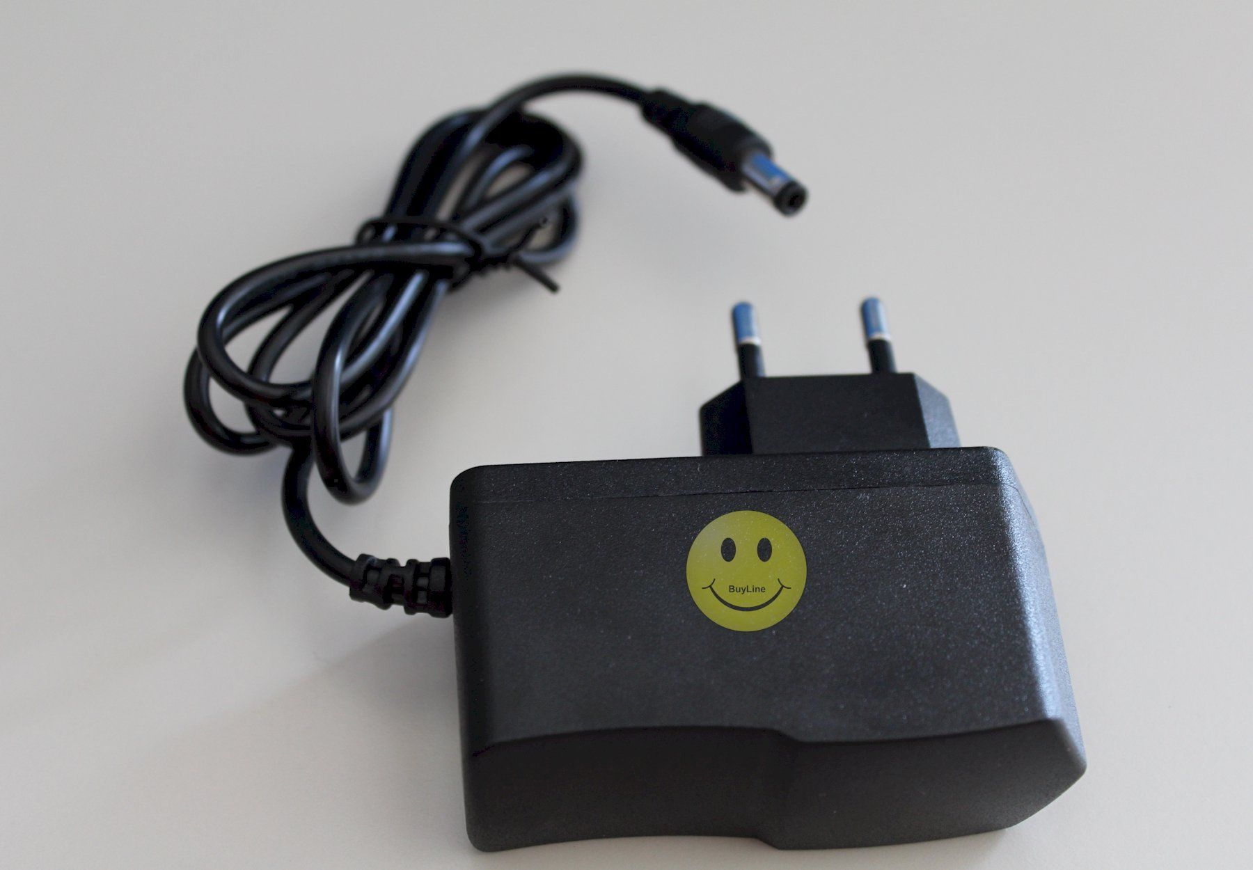 Unità & Adattatore: Netzteil AC/DC-Adapter 5V -DC- 2A – Nuovo e nell'imballaggio originale da Mamishaus venduto da buyline 4