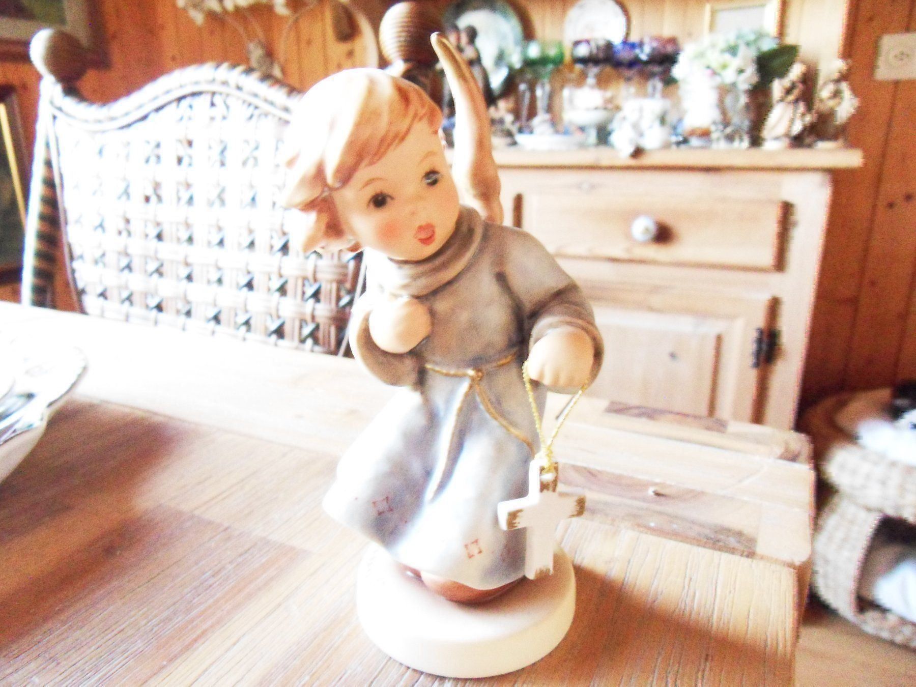 Hummel Statuette: Jahresengel Hummel – Usato da Schongau venduto da Eva-Katharina
