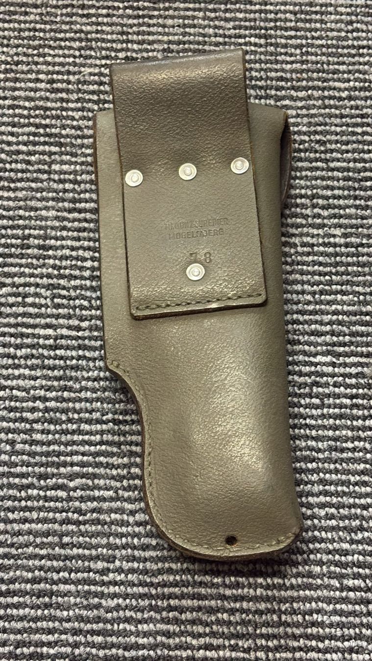 Schweizer Armee Uniformen: Pistolen-Holster – Gebraucht aus Wangen b. Olten von Hba2 1