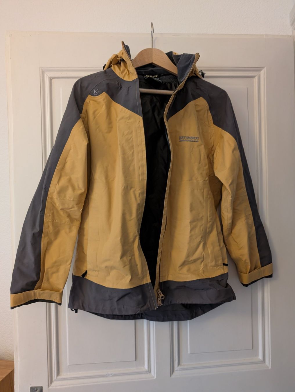 Giacche: Kathmandu Gore-Tex Jacke, Grösse M – Usato da Bern venduto da jdilla