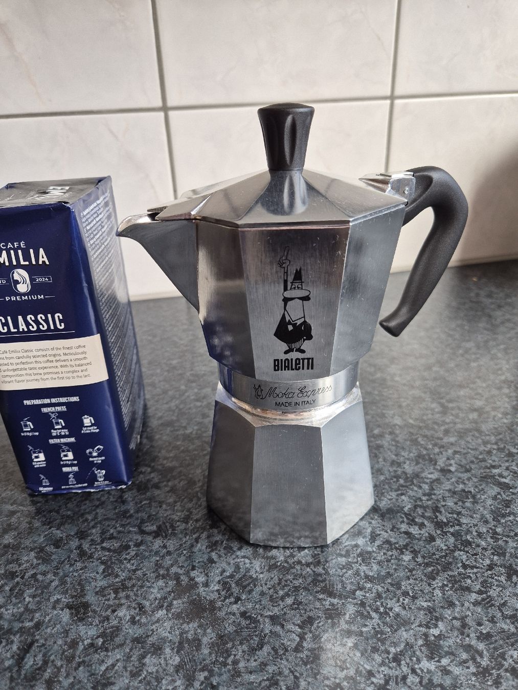Bialetti Kaffeemaschinen & Espressomaschinen: Bialetti Mokka Express 6T – Neu (gemäss Beschreibung) aus Bern von el.manolitos 1
