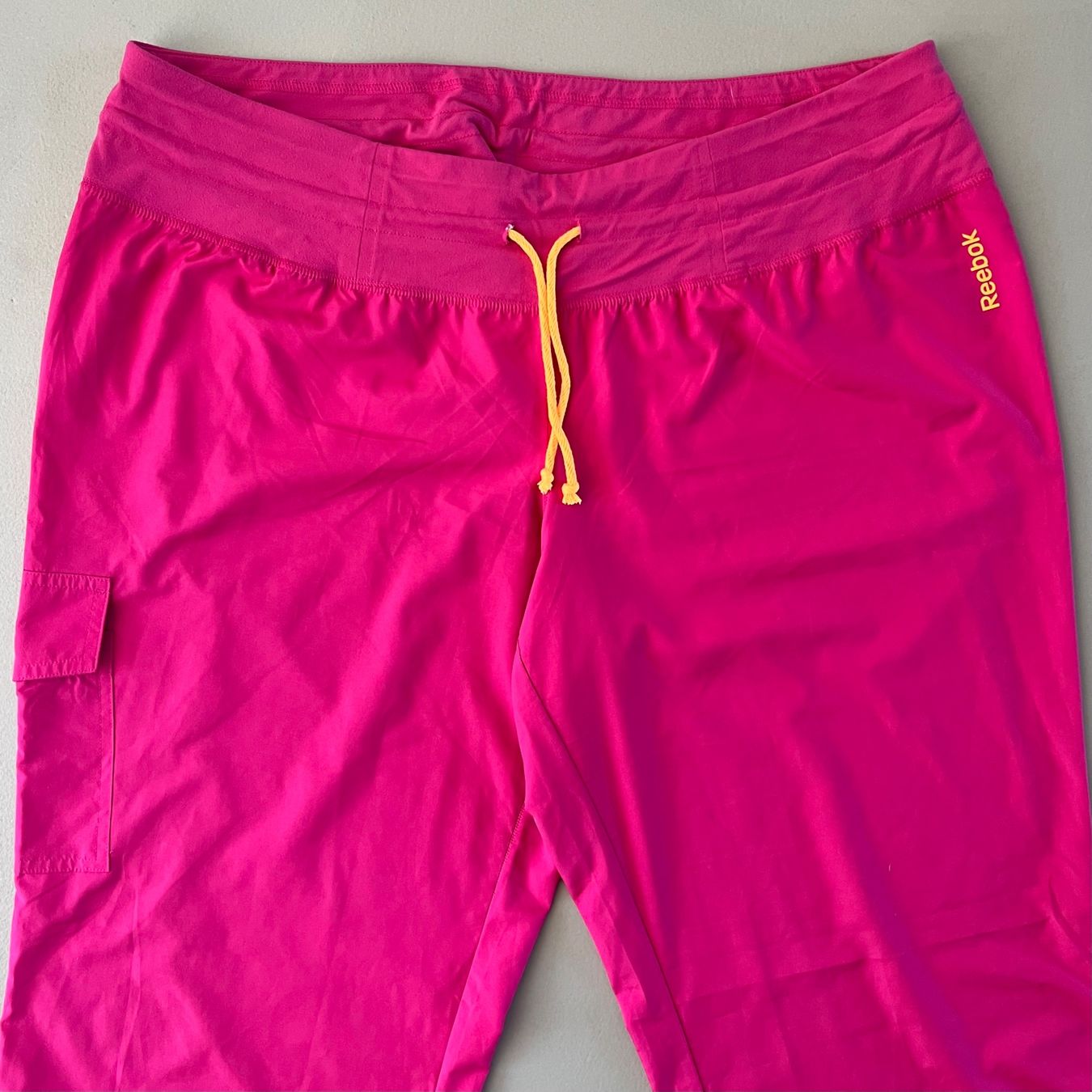 Reebok Pantaloni: REEBOK Playdry Hose 🩷 – Usato da zürich venduto da vintage12 1