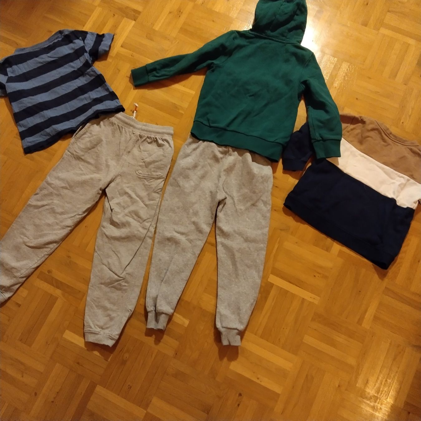 Lotti & Set di vestiti: Kleiderpaket 122 – Usato da Oberdorf NW venduto da niederj 1