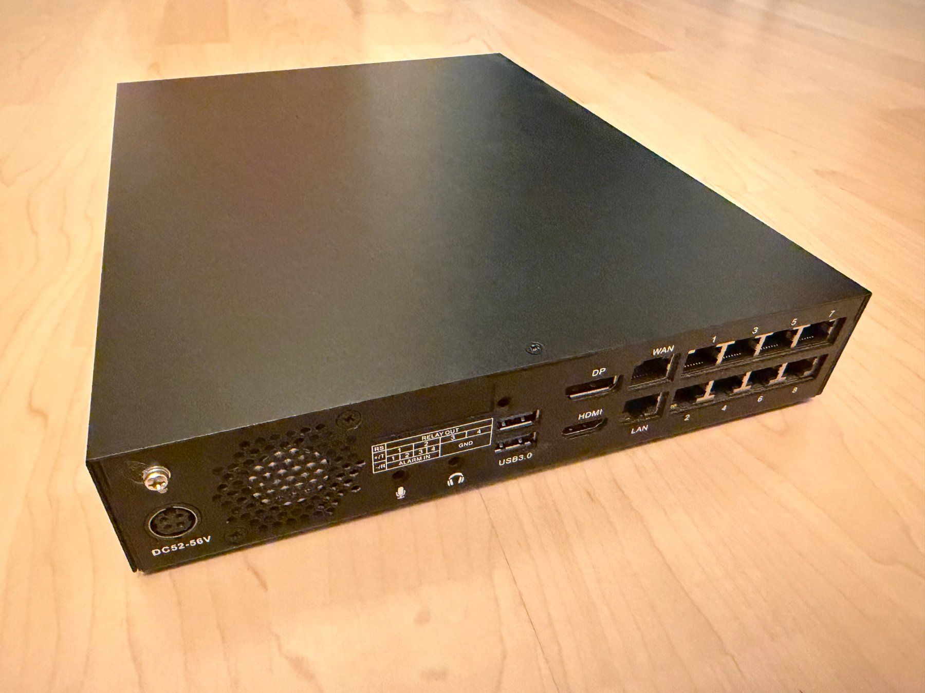 Videocamere: Mobotix NVR 8 Port mit PoE – Usato da Niederglatt ZH venduto da cemee 1