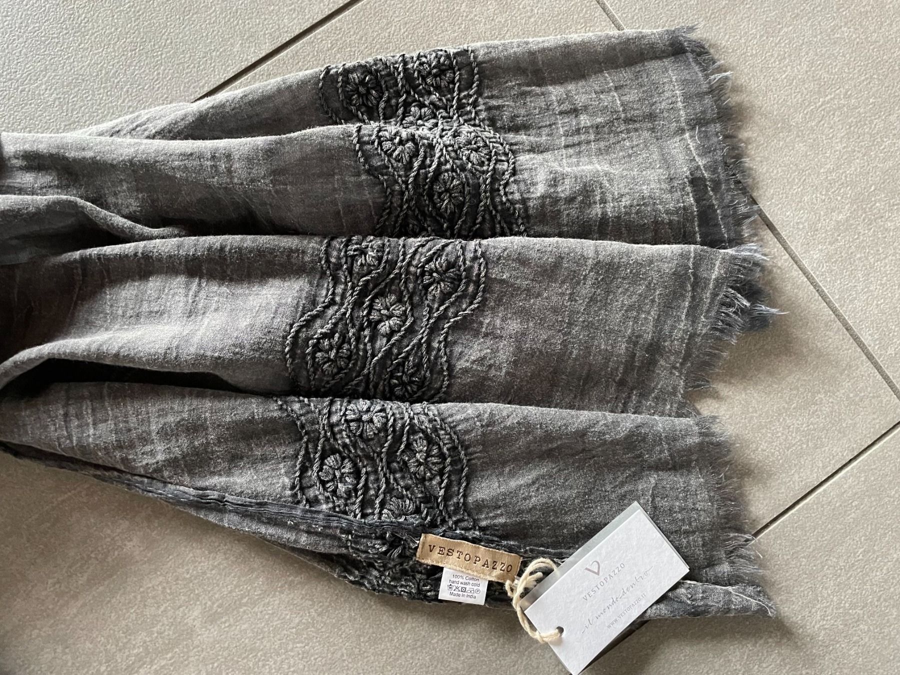 Foulard & Sciarpe: Schal von VESTOPAZZO – Nuovo e nell'imballaggio originale da Contra venduto da Oly_93 2