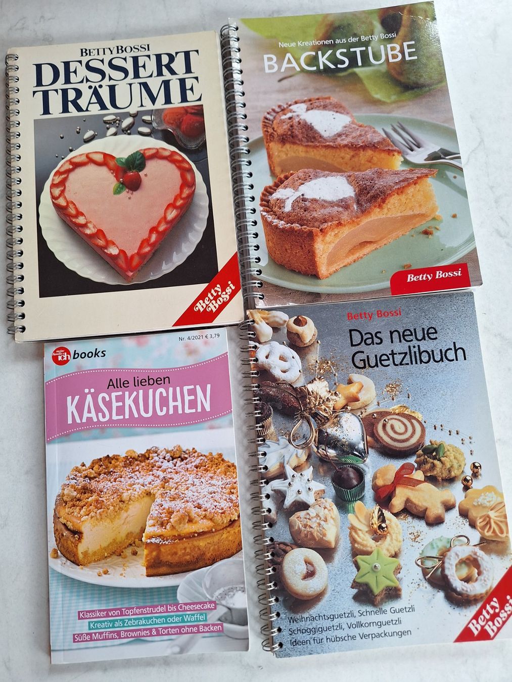 Libri: 4 STK DESSERT UND BACKBÜCHER BACKBUCH – Usato da Huttwil venduto da Kunterbuntli