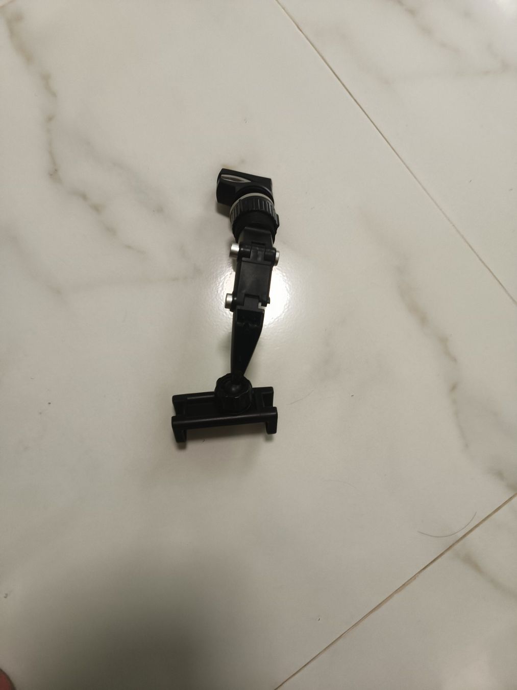 Halterungen: Handyhalter am Innerückspiegel – Gebraucht aus Zürich von Apfeltorte 1
