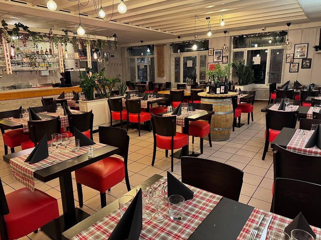 Ansichtskarten: Hotel restaurant concession d'exploitation – Gebraucht aus Le Sentier von las_vb2v