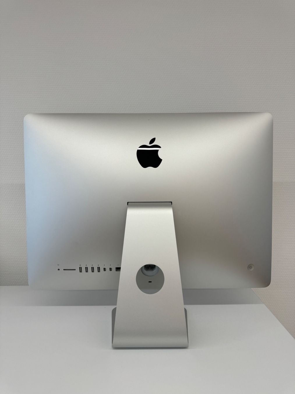 Apple PC: Apple iMac (21,5, Mitte 2014) – Usato da St. Gallen venduto da egzon_navit 2