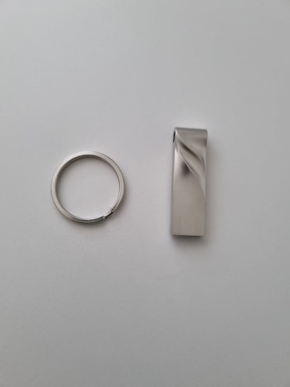 Chiavette USB: USB Stick neu – Nuovo e nell'imballaggio originale da Zofingen venduto da Felpa