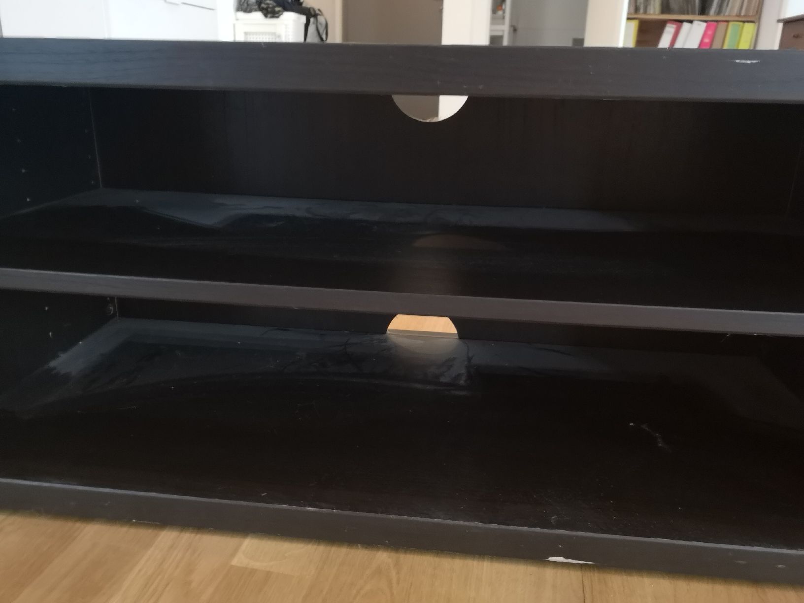 Ikea Mobili TV: Dunkles TV-Möbel – Usato da Lyss venduto da Voivod 1