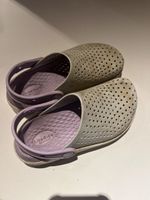 Crocs mit weichem Fussbett und Schlaufe Gr 12