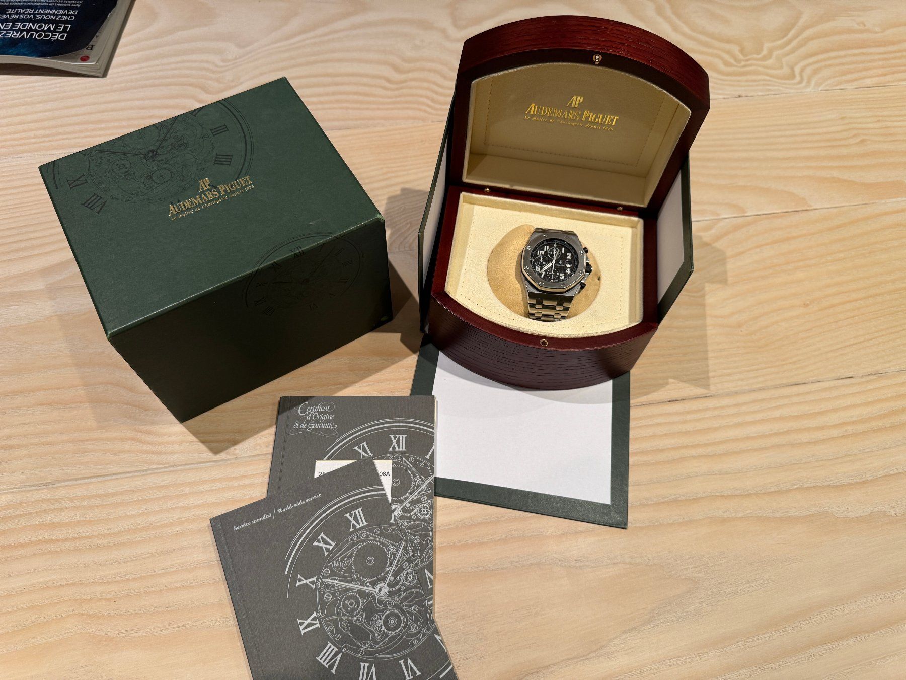 Audemars Piguet Orologi: Audemars Piguet Royal Oak Offshore Chronograph – Usato da Vuadens venduto da 0vomaltine 1