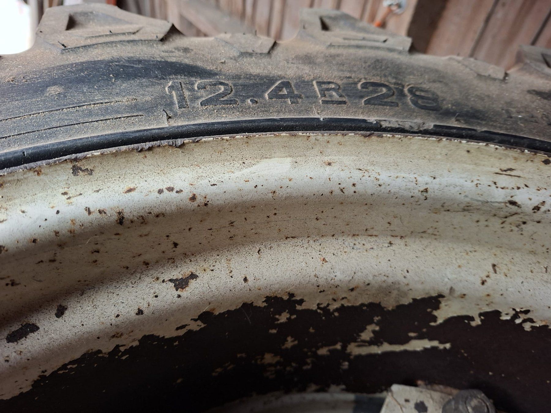 Pirelli Pneumatici & Ruote complete: Kompletträder mit Doppelräder – Usato da Oppligen venduto da gfe_2m6f 3