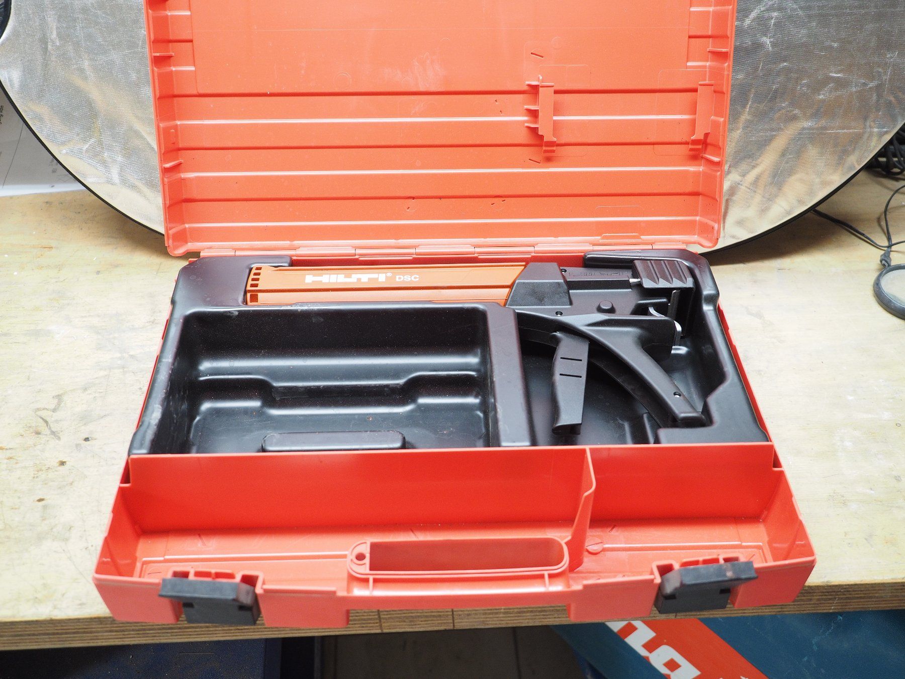 Hilti Tous les outils: Auspresssgerät HILTI   DSC – D'occasion à Arboldswil par Alexis46 1