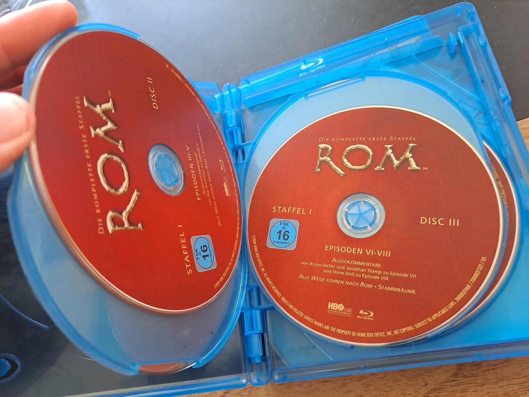 Alle DVDs: Blu-Ray Rom 1.& 2. Staffel im Kartonschuber gebraucht – Gebraucht aus Glashütten von Schwebefisch 3