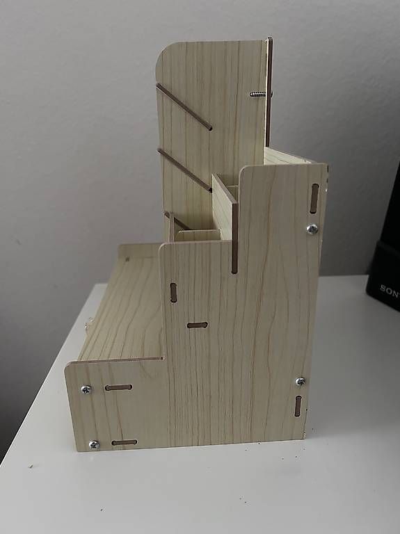 Fixations: Praktischer Stiftehalter aus Holz – D'occasion à Basel par tsulih 2