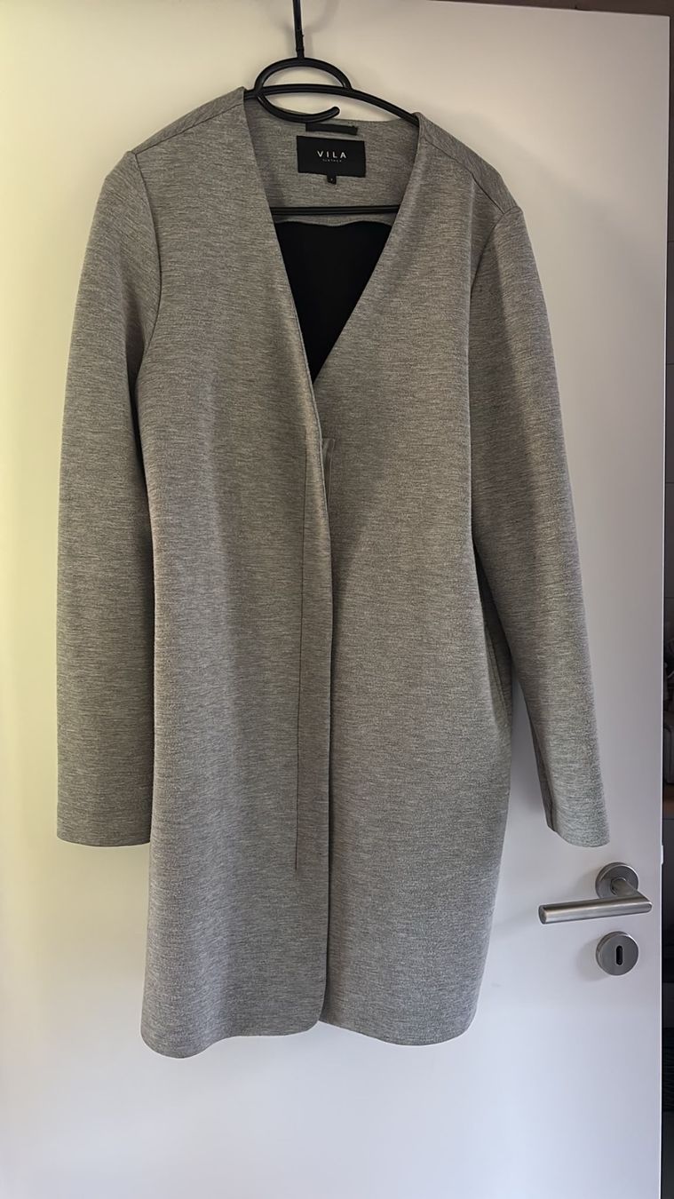 Manteaux: Manteau gris taille S VILA – D'occasion à Matran par BeMaLe