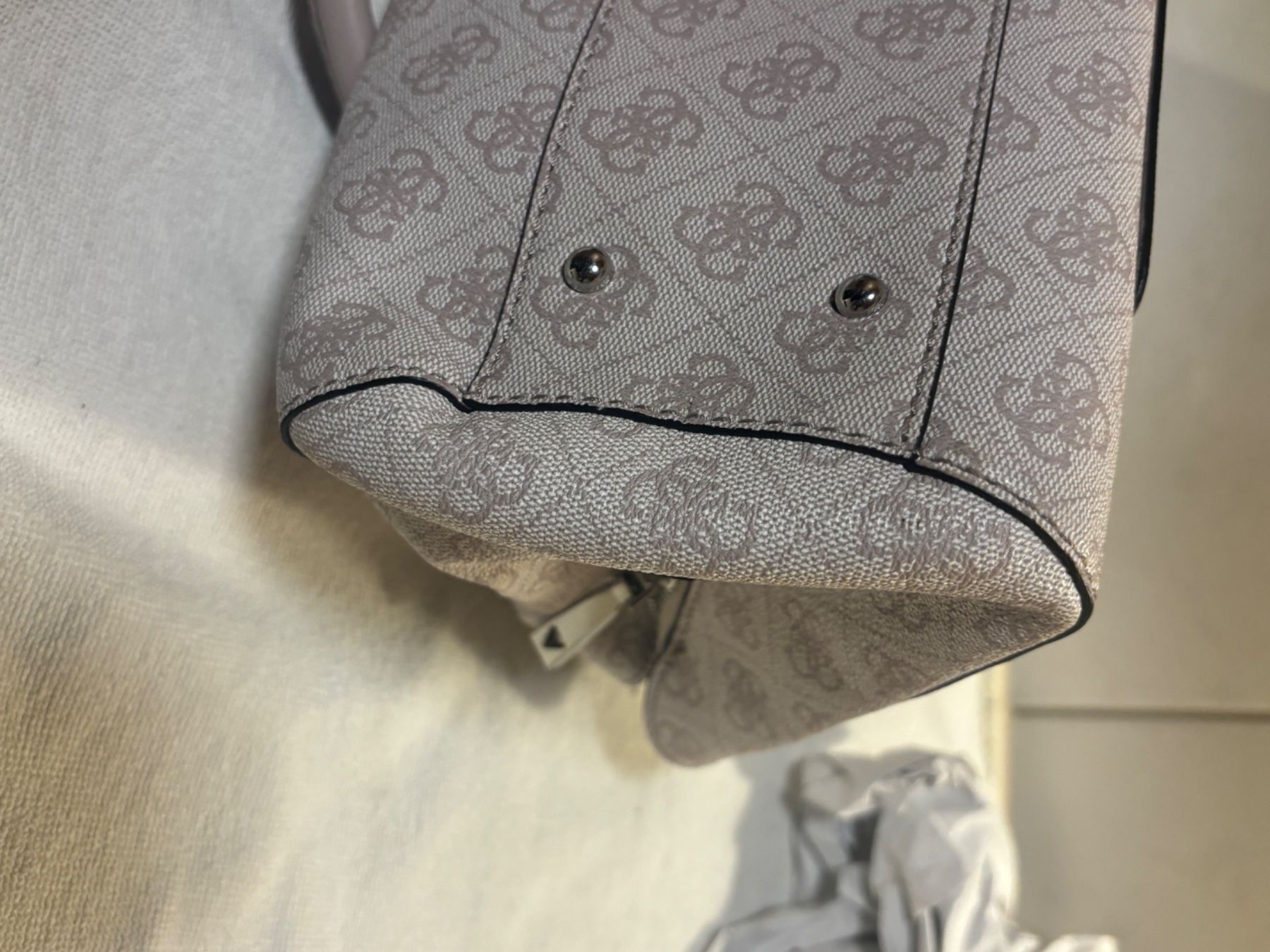 Guess Taschen für Damen: GUESS Tasche – Neu (gemäss Beschreibung) aus Steinen von FIN 4
