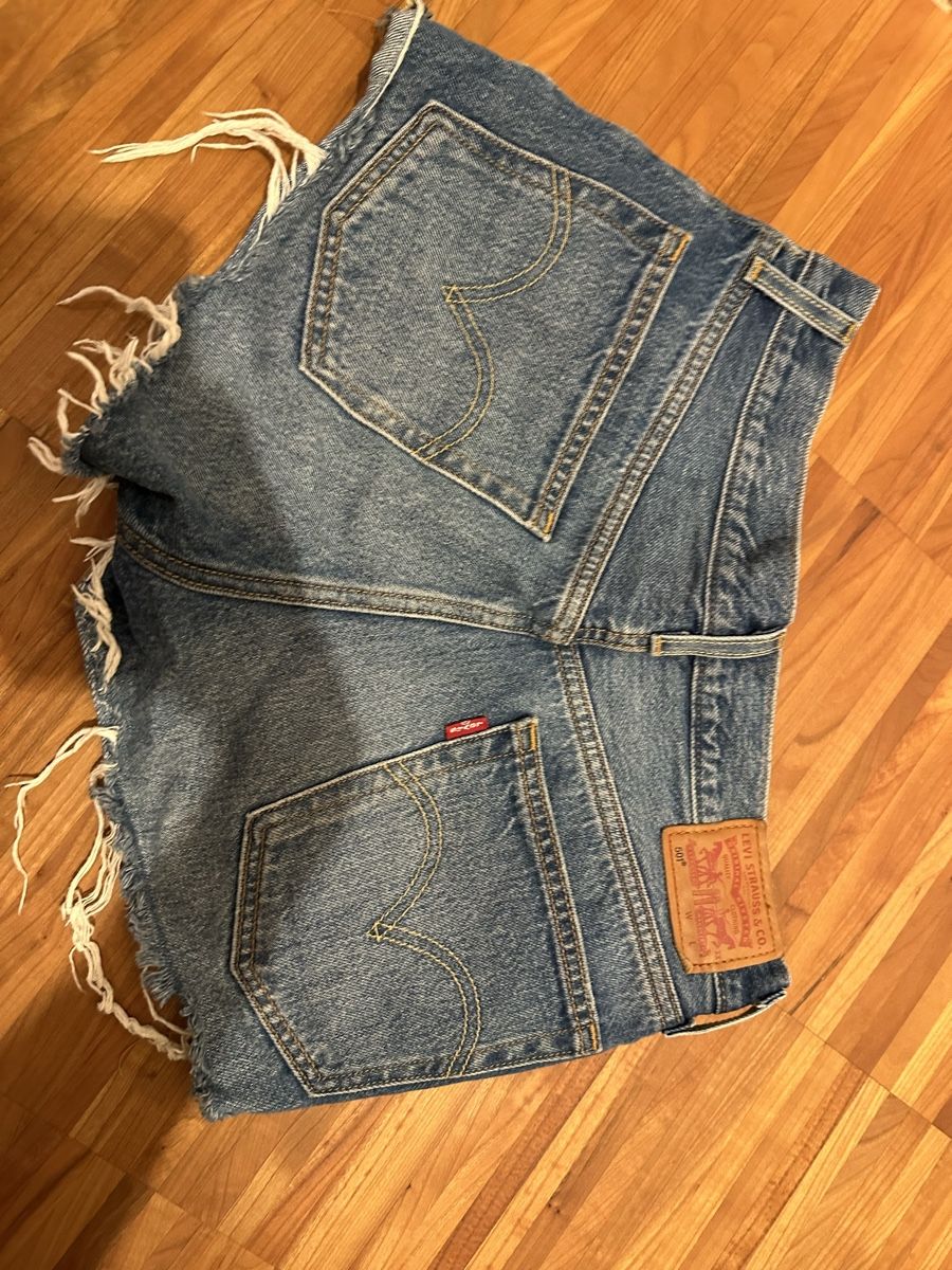 Levi's Jeans: Levi‘s - Hot Pants - W /L – Usato da Lachen SZ venduto da CharlotteAr 1